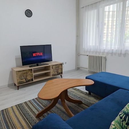Main Square Apartment - Skopje Ngoại thất bức ảnh